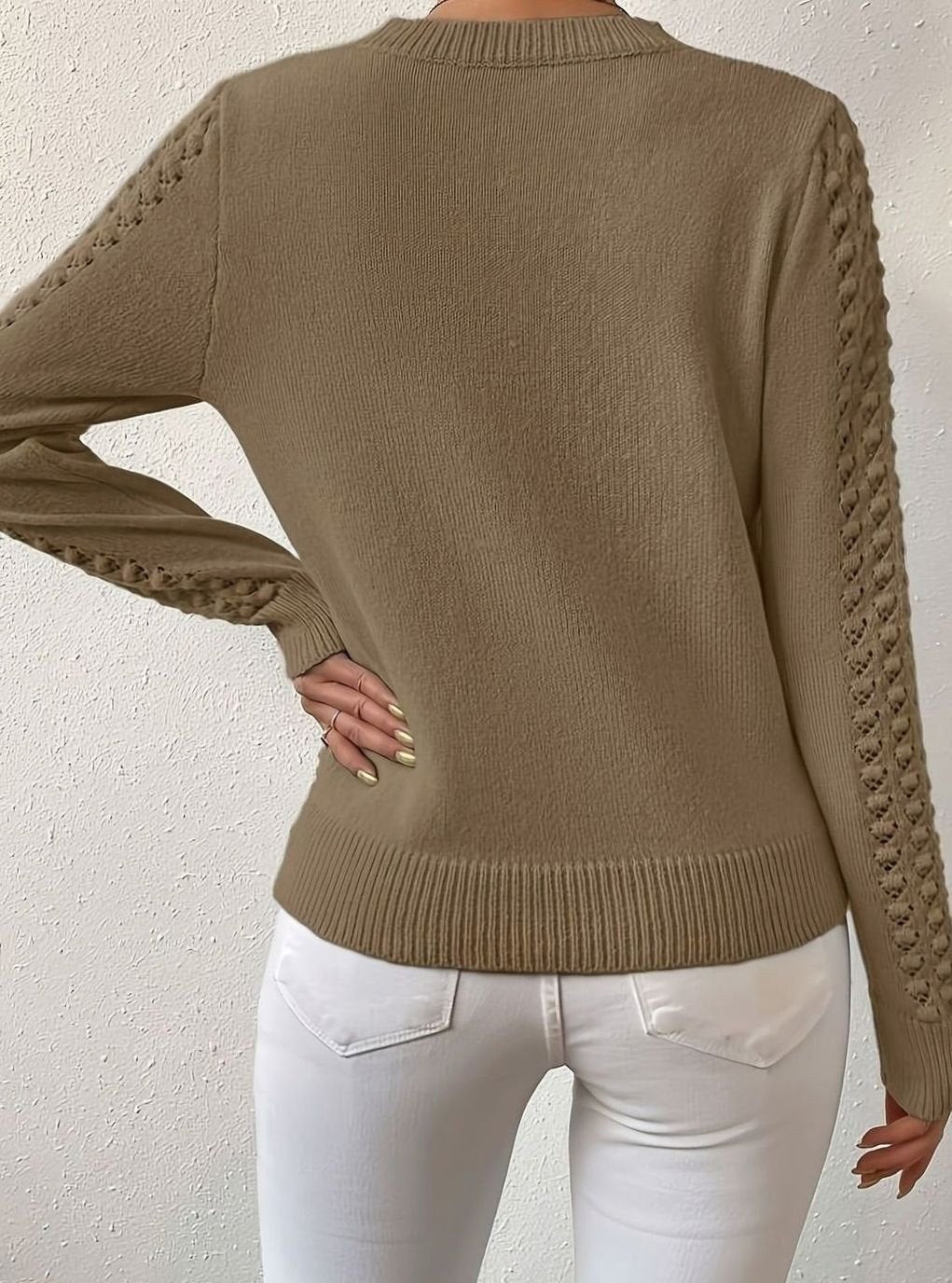 Katrin — Weicher schmaler Strickpullover für Damen mit Lochmuster, Das Modehaus Luzern