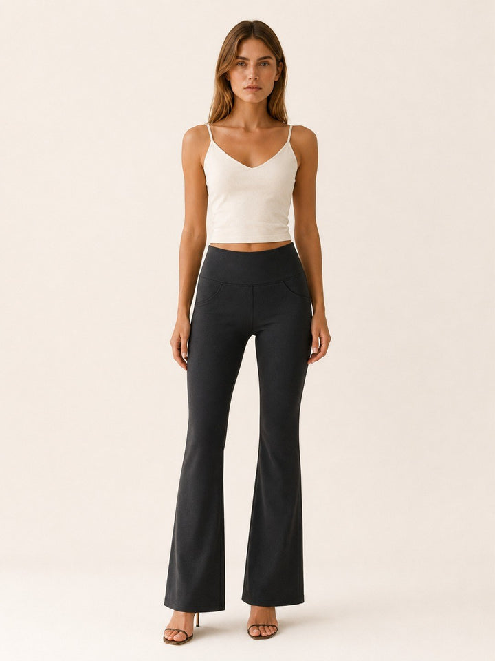 Kerstin — Bequeme Bootcut Sport Leggings für Damen mit Taschen, Das Modehaus Luzern