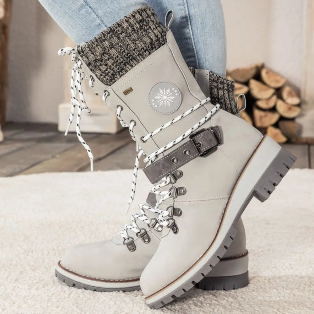 Ladina — Wadenhohe Winterschuhe für Damen mit Schnürung und Profilsohle, Das Modehaus Luzern
