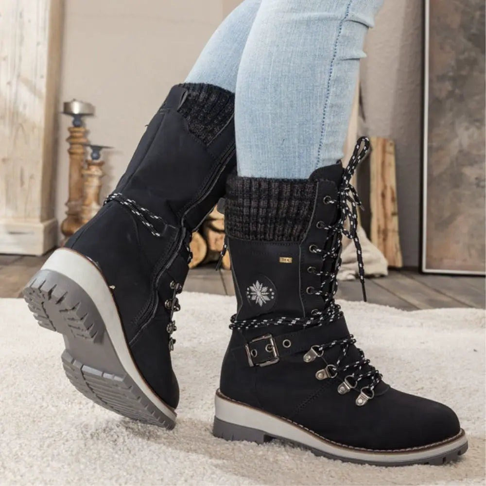 Ladina — Wadenhohe Winterschuhe für Damen mit Schnürung und Profilsohle, Das Modehaus Luzern