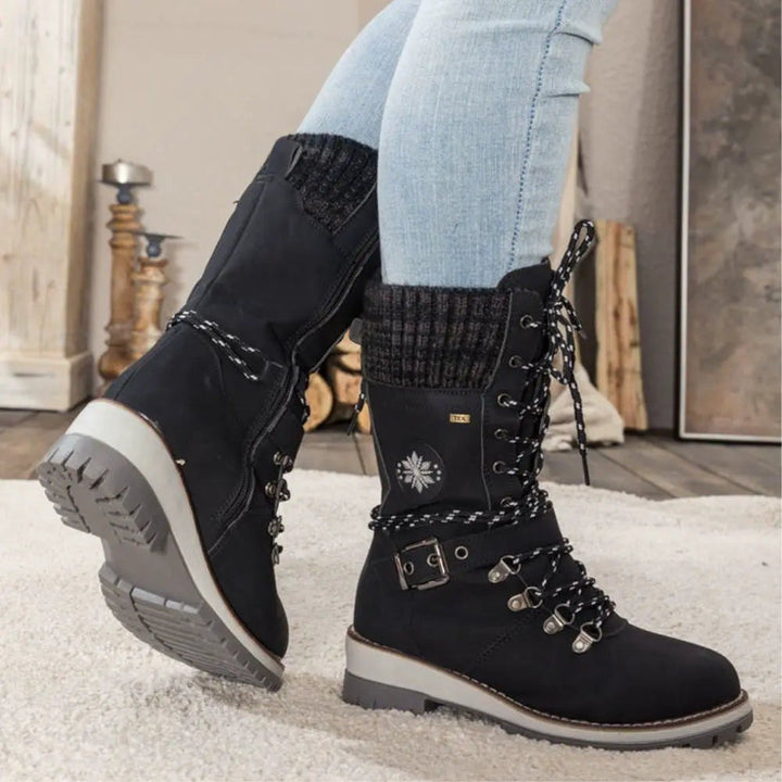 Ladina — Wadenhohe Winterschuhe für Damen mit Schnürung und Profilsohle, Das Modehaus Luzern