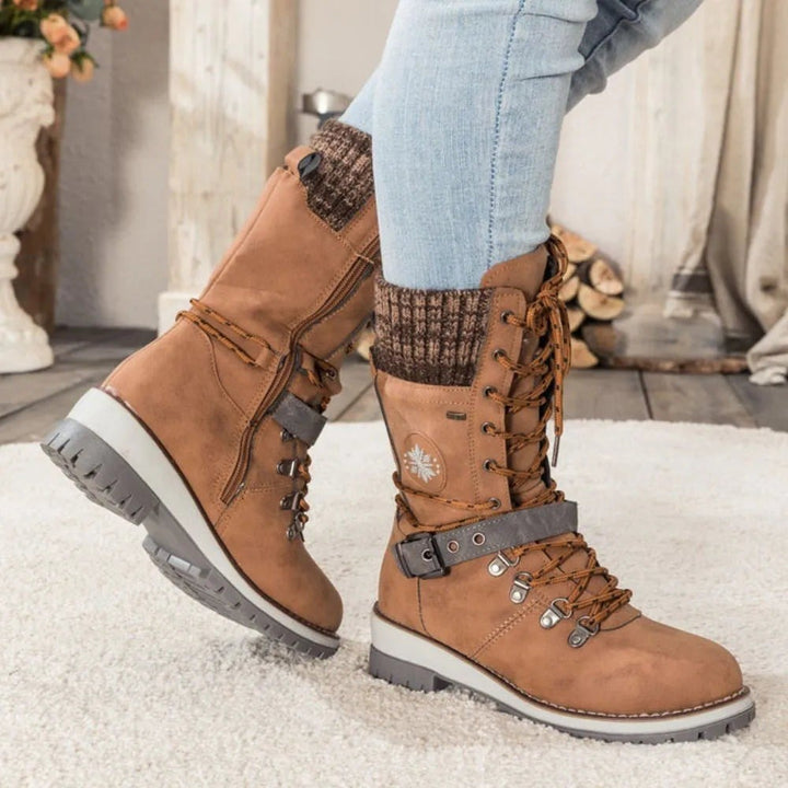 Ladina — Wadenhohe Winterschuhe für Damen mit Schnürung und Profilsohle, Das Modehaus Luzern