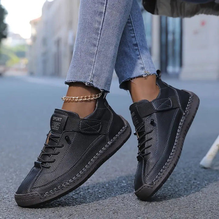 Leandra — Knöchelhohe Sneakers für Damen mit Klettverschluss und Schnürung, Das Modehaus Luzern