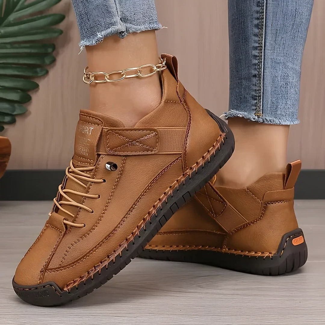 Leandra — Knöchelhohe Sneakers für Damen mit Klettverschluss und Schnürung, Das Modehaus Luzern