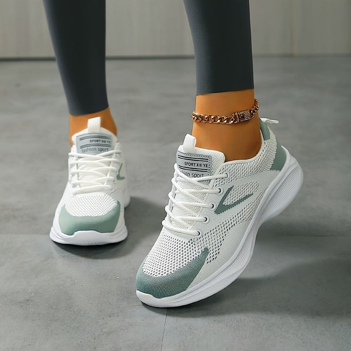 Lia — Leichte Sneakers für Damen mit Dämpfung in der Sohle für den Alltag, Das Modehaus Luzern