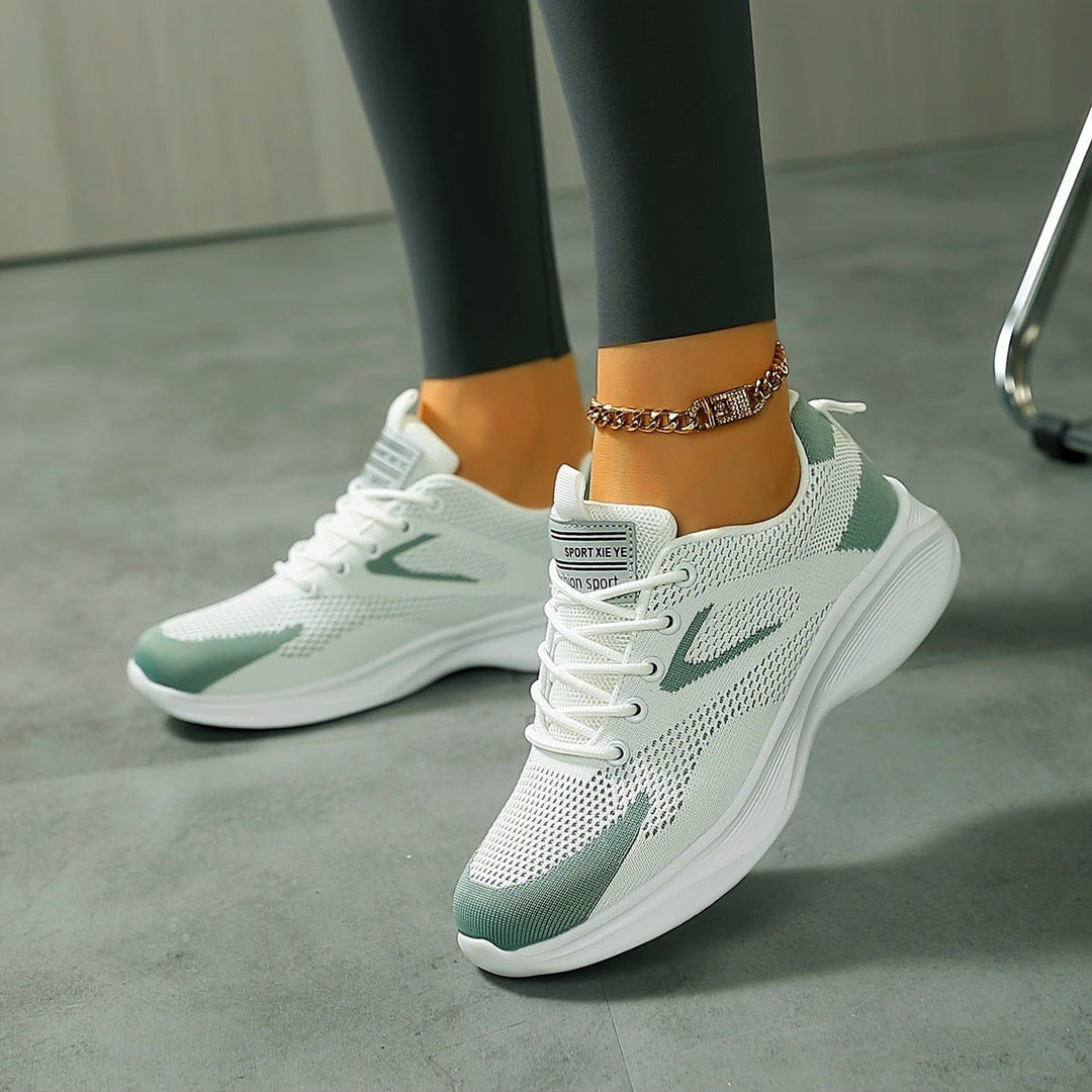 Lia — Leichte Sneakers für Damen mit Dämpfung in der Sohle für den Alltag, Das Modehaus Luzern