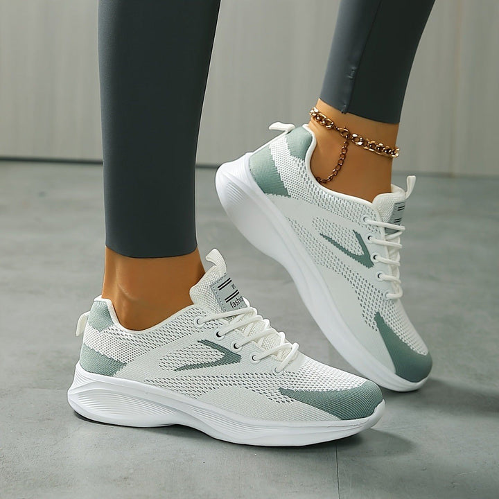 Lia — Leichte Sneakers für Damen mit Dämpfung in der Sohle für den Alltag, Das Modehaus Luzern