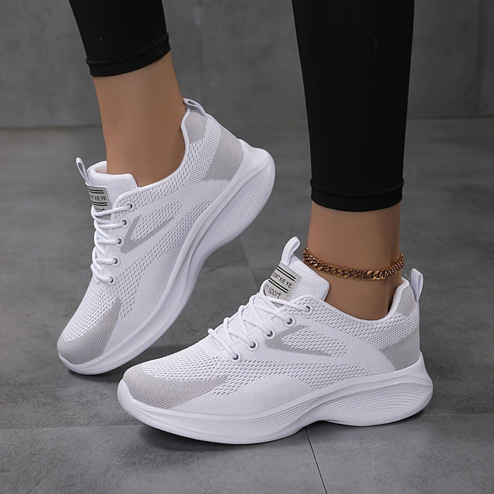 Lia — Leichte Sneakers für Damen mit Dämpfung in der Sohle für den Alltag, Das Modehaus Luzern