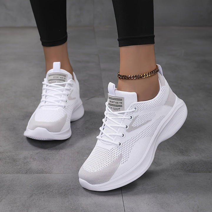 Lia — Leichte Sneakers für Damen mit Dämpfung in der Sohle für den Alltag, Das Modehaus Luzern