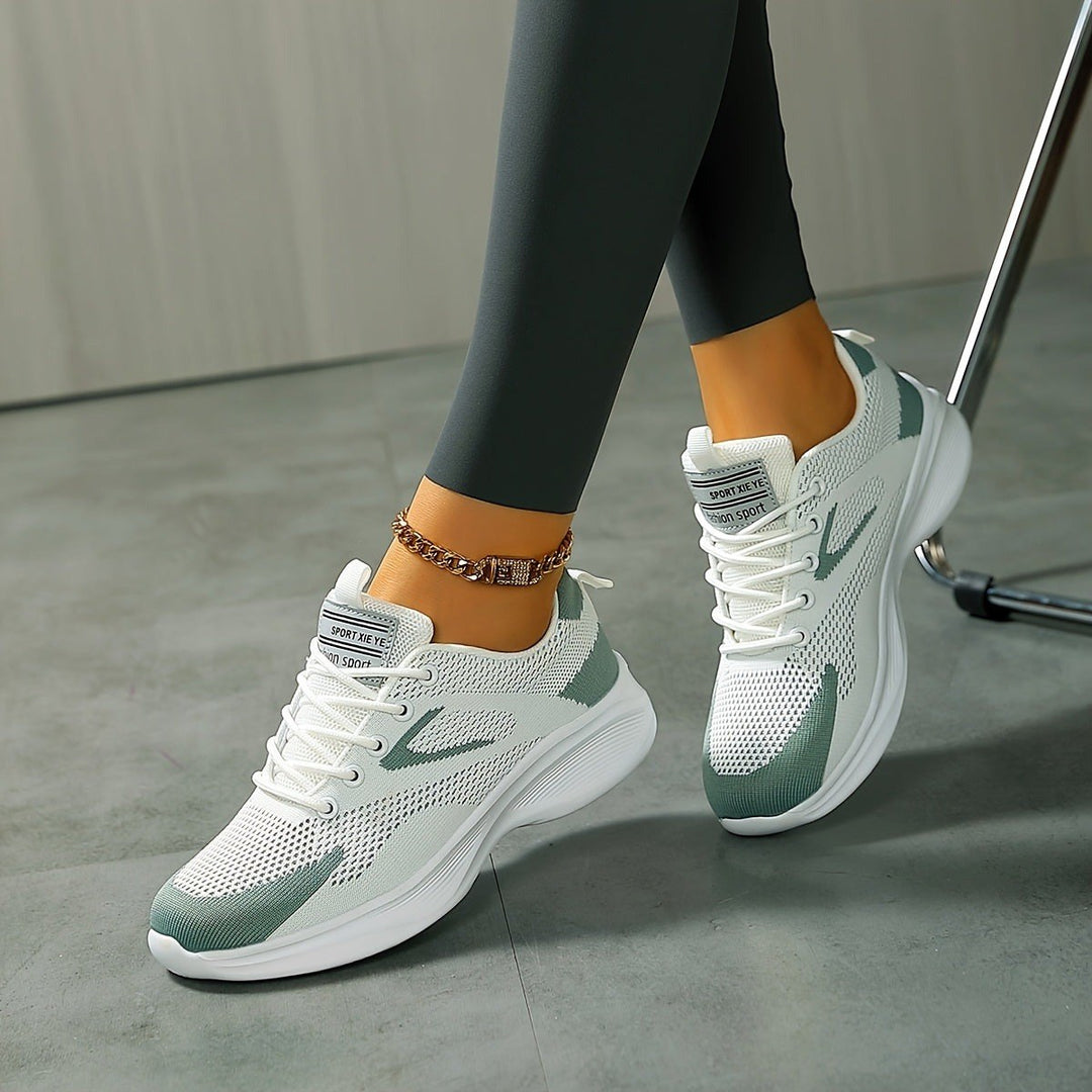 Lia — Leichte Sneakers für Damen mit Dämpfung in der Sohle für den Alltag, Das Modehaus Luzern