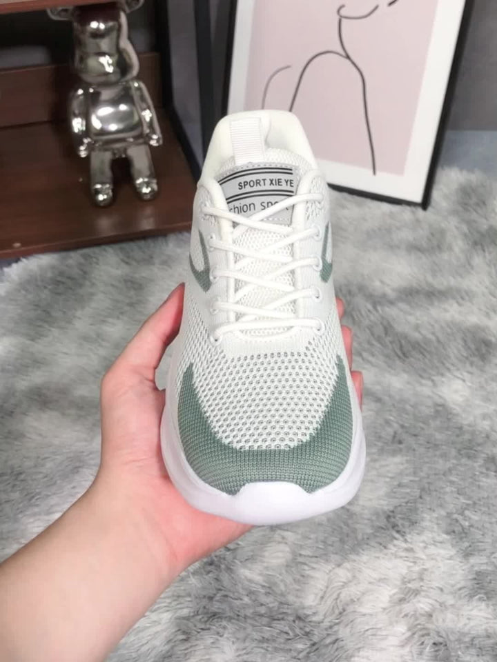 Lia — Leichte Sneakers für Damen mit Dämpfung in der Sohle für den Alltag, Das Modehaus Luzern