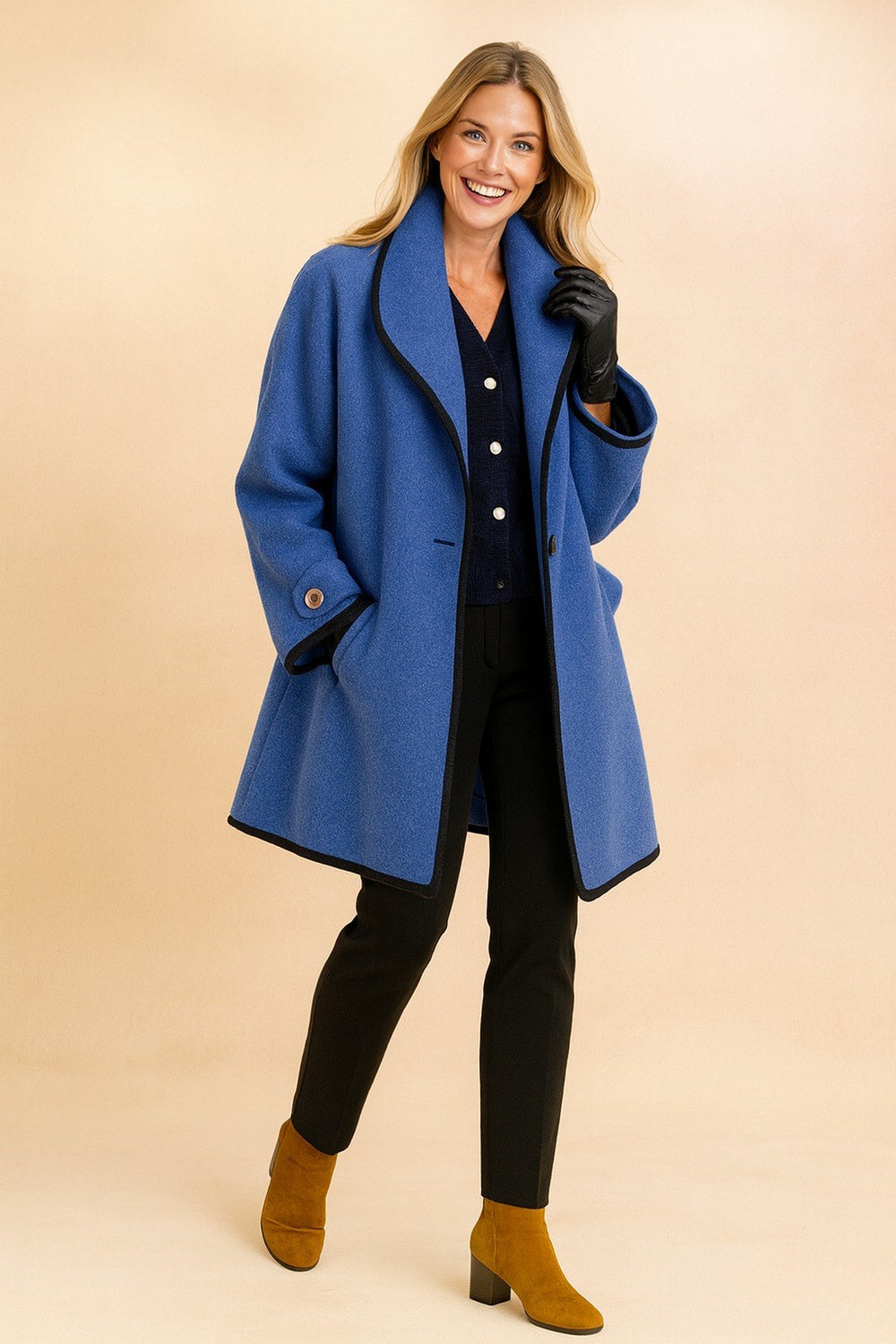 Lilian — Knielanger Wintermantel aus Wollmischung für Damen mit Knöpfen, Das Modehaus Luzern