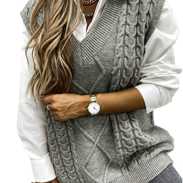 Lina — Warmer Pullunder für Damen aus Strick mit Zopfmuster, Das Modehaus Luzern