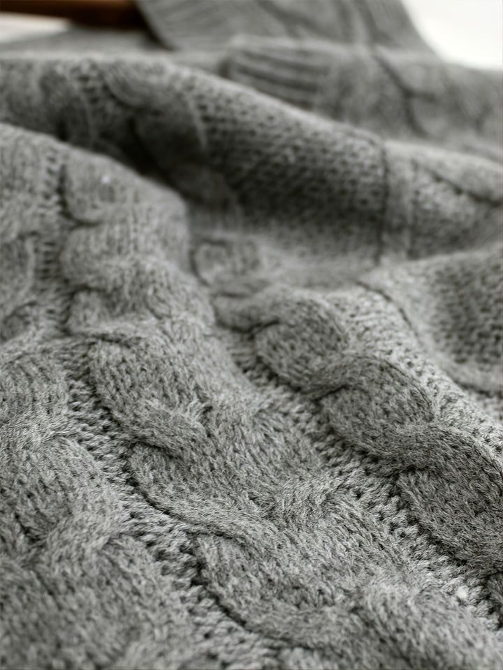 Lina — Warmer Pullunder für Damen aus Strick mit Zopfmuster, Das Modehaus Luzern