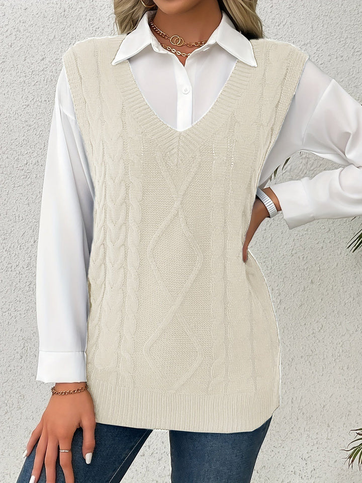 Lina — Warmer Pullunder für Damen aus Strick mit Zopfmuster, Das Modehaus Luzern