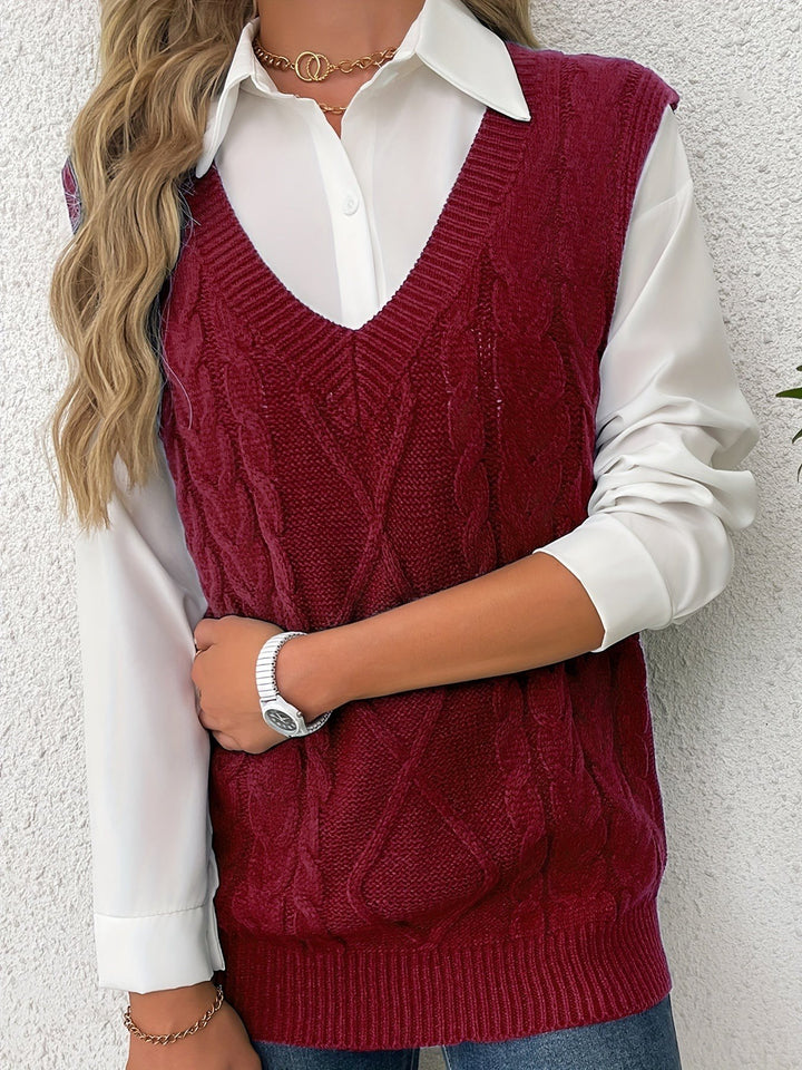 Lina — Warmer Pullunder für Damen aus Strick mit Zopfmuster, Das Modehaus Luzern