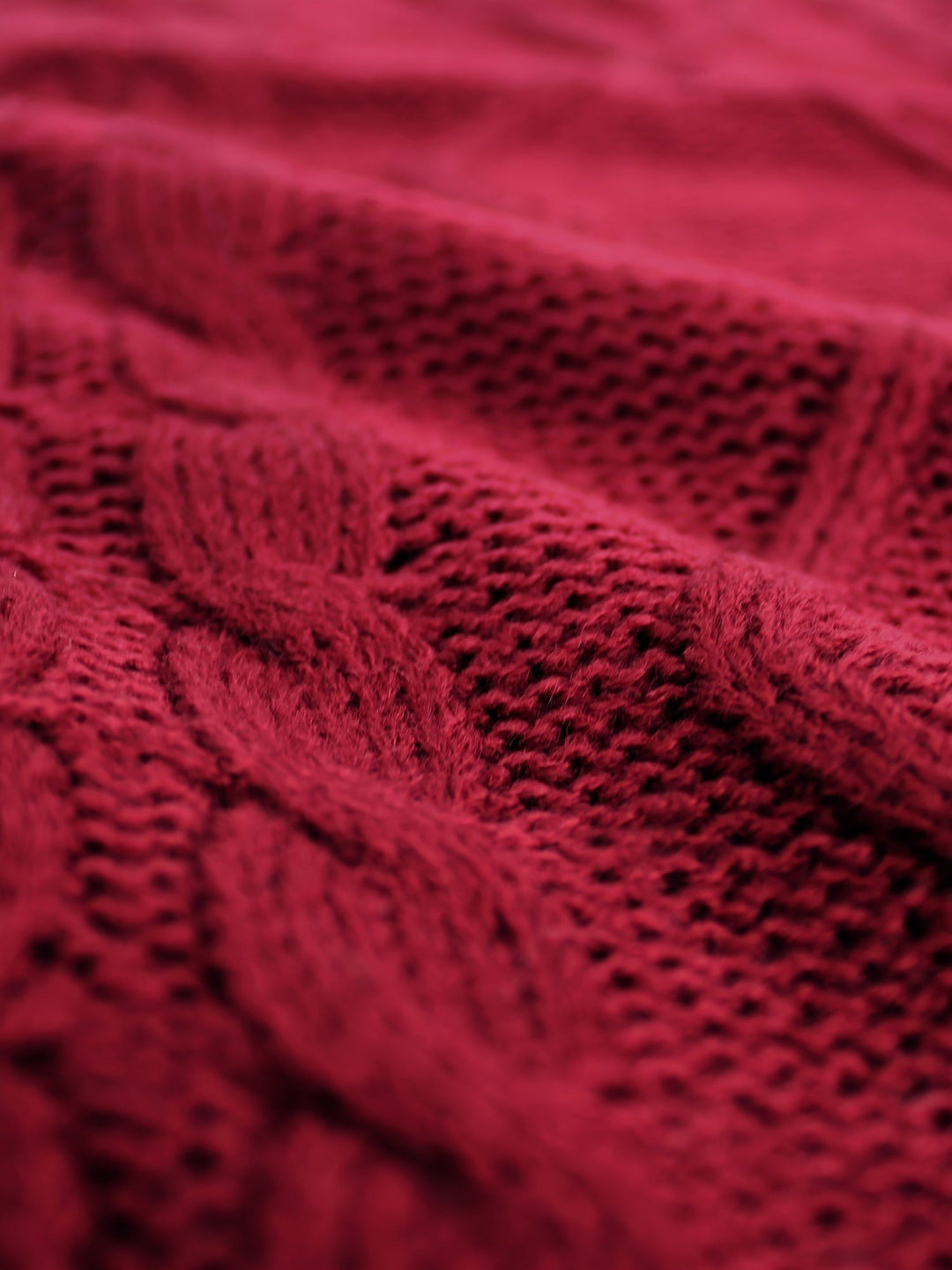 Lina — Warmer Pullunder für Damen aus Strick mit Zopfmuster, Das Modehaus Luzern