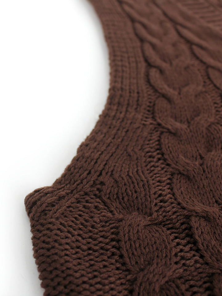 Lina — Warmer Pullunder für Damen aus Strick mit Zopfmuster, Das Modehaus Luzern