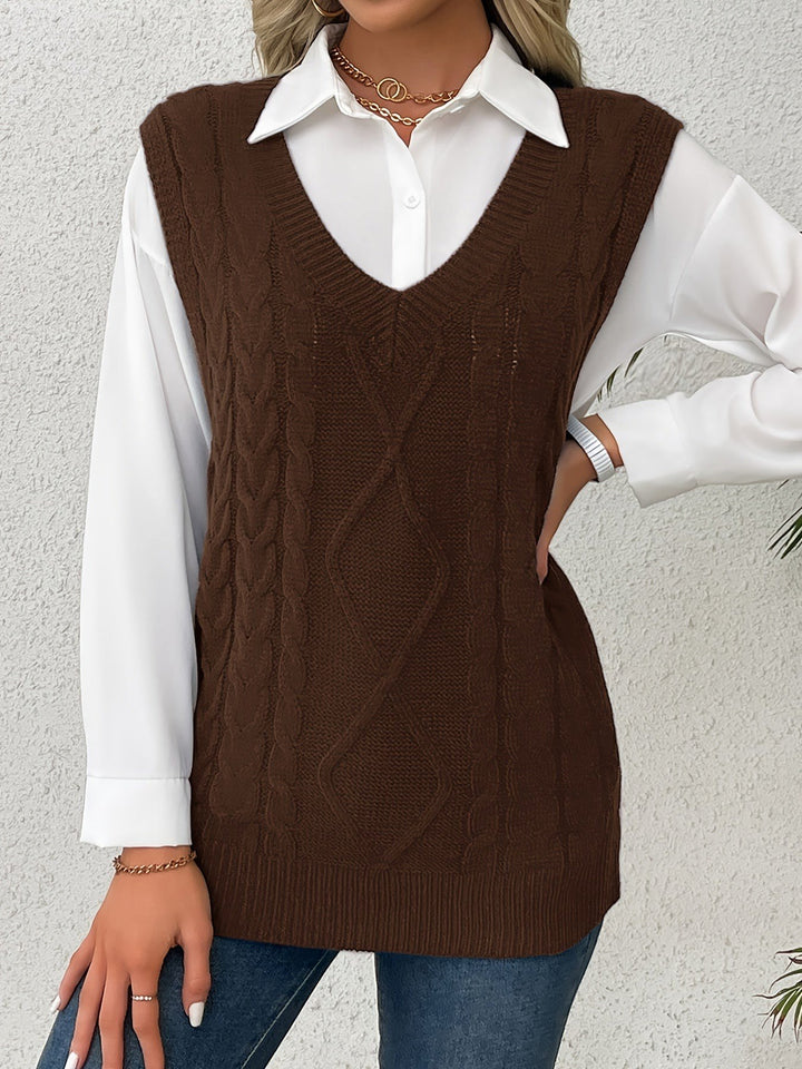 Lina — Warmer Pullunder für Damen aus Strick mit Zopfmuster, Das Modehaus Luzern