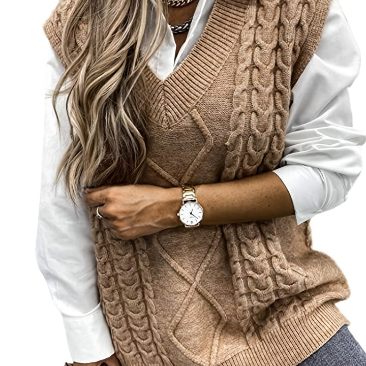 Lina — Warmer Pullunder für Damen aus Strick mit Zopfmuster, Das Modehaus Luzern