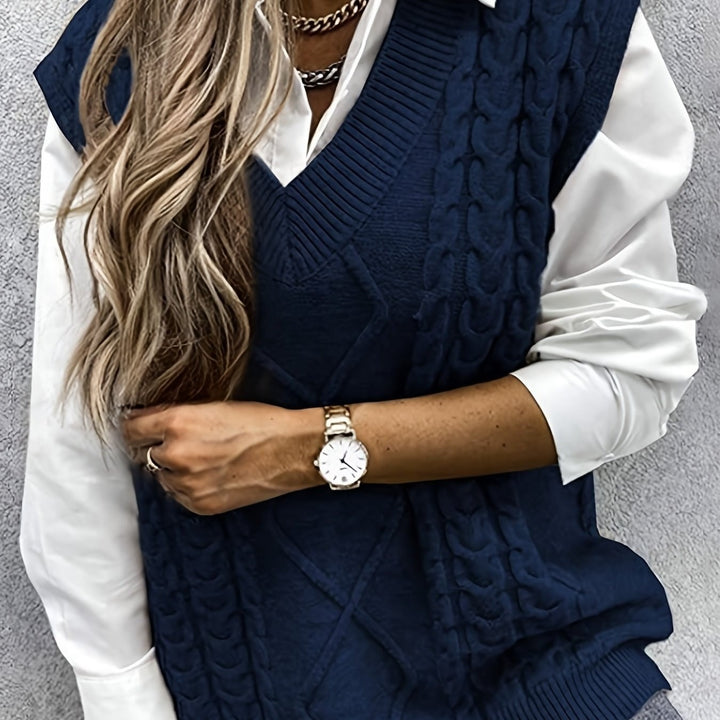 Lina — Warmer Pullunder für Damen aus Strick mit Zopfmuster, Das Modehaus Luzern
