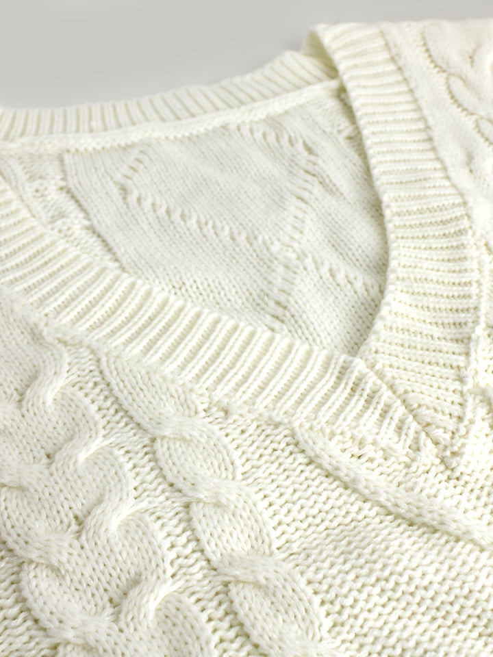 Lina — Warmer Pullunder für Damen aus Strick mit Zopfmuster, Das Modehaus Luzern