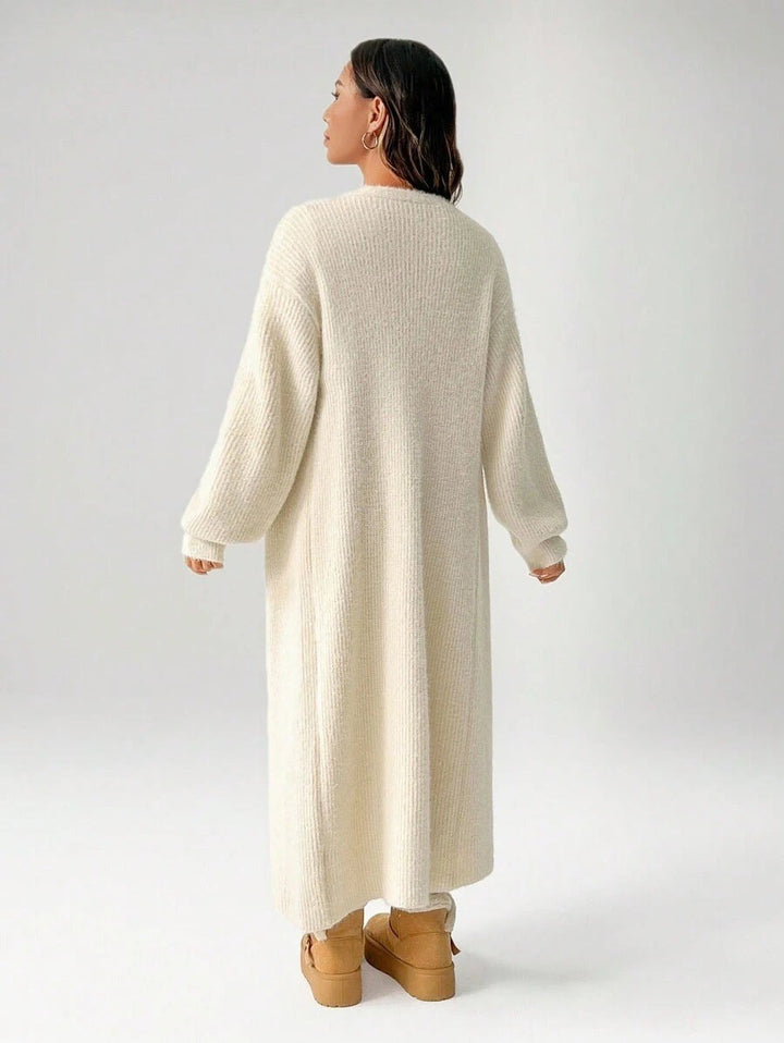 Lucia — Langer flauschiger Cardigan für Damen in Midi-Länge, Das Modehaus Luzern