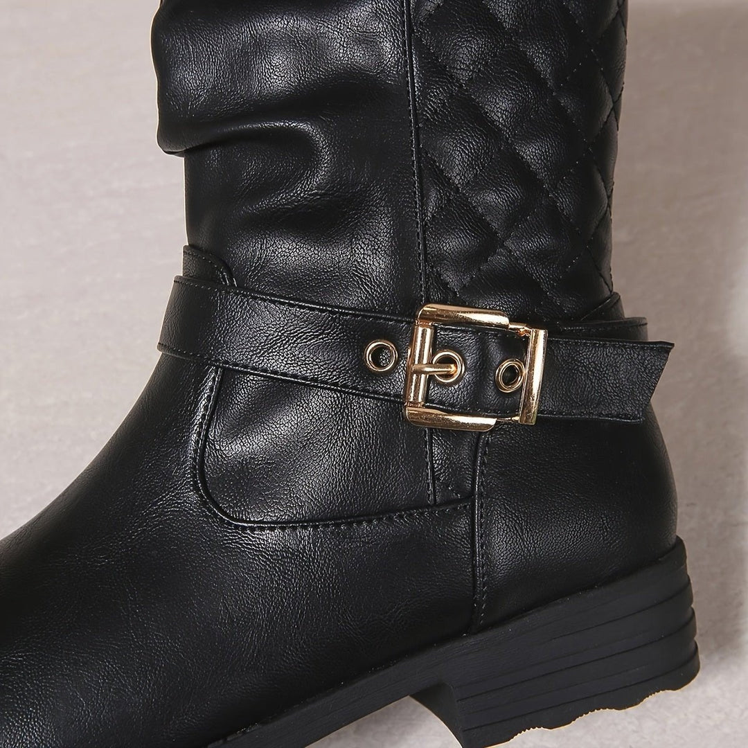 Luisa — Elegante wadenhohe Stiefel für Damen mit Schnallen und Blockabsatz, Das Modehaus Luzern