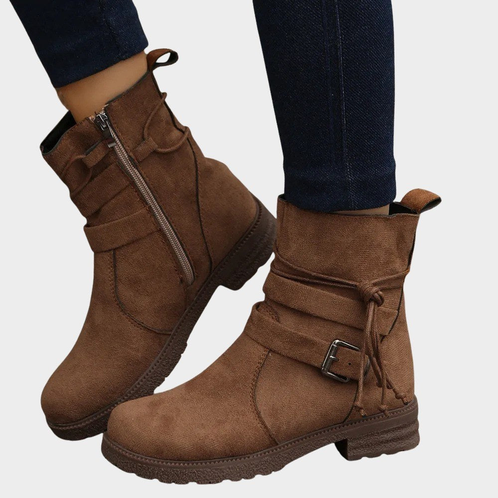 Lydia — Bequeme flache Stiefeletten für Damen mit Reissverschluss, Das Modehaus Luzern