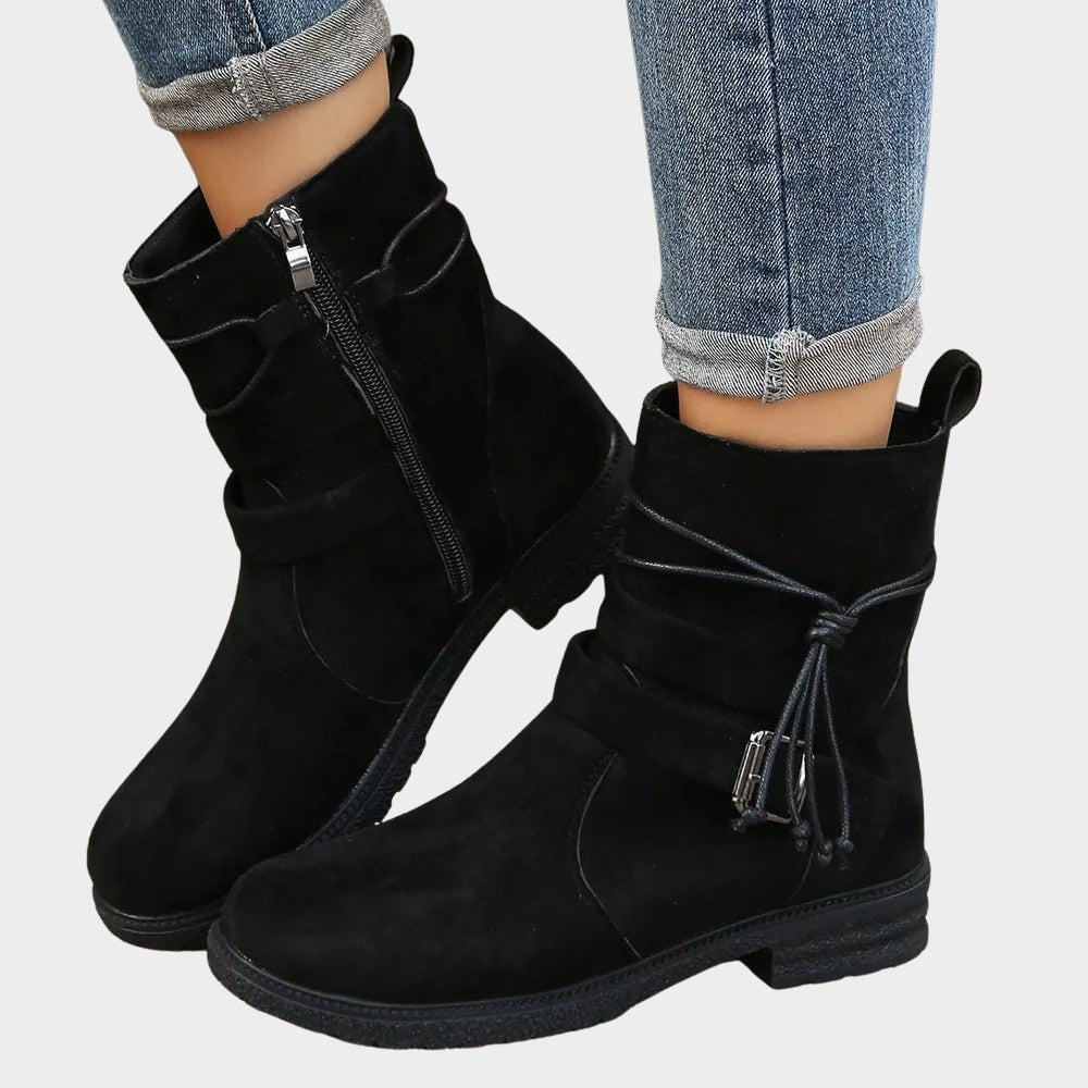 Lydia — Bequeme flache Stiefeletten für Damen mit Reissverschluss, Das Modehaus Luzern