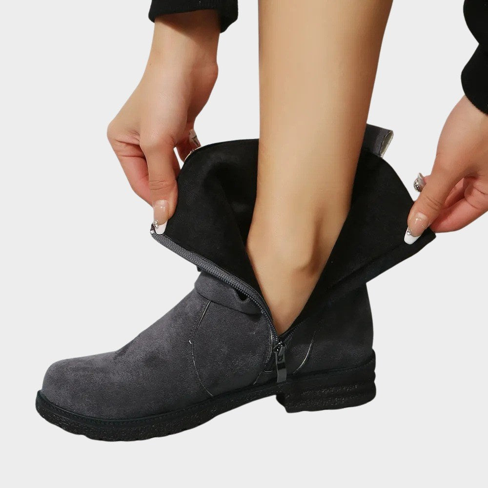 Lydia — Bequeme flache Stiefeletten für Damen mit Reissverschluss, Das Modehaus Luzern