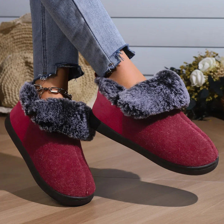Manuela — Kuschelige hohe Hausschuhe für Damen aus Plüsch, Das Modehaus Luzern