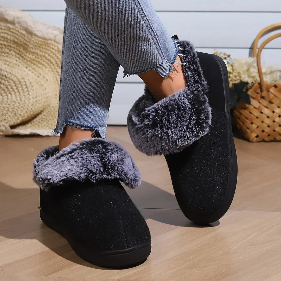 Manuela — Kuschelige hohe Hausschuhe für Damen aus Plüsch, Das Modehaus Luzern