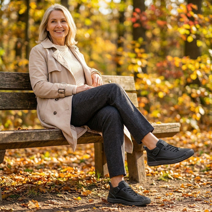 Marina — Bequeme breite Sneakers für Damen mit elastischer Schnürung, Das Modehaus Luzern