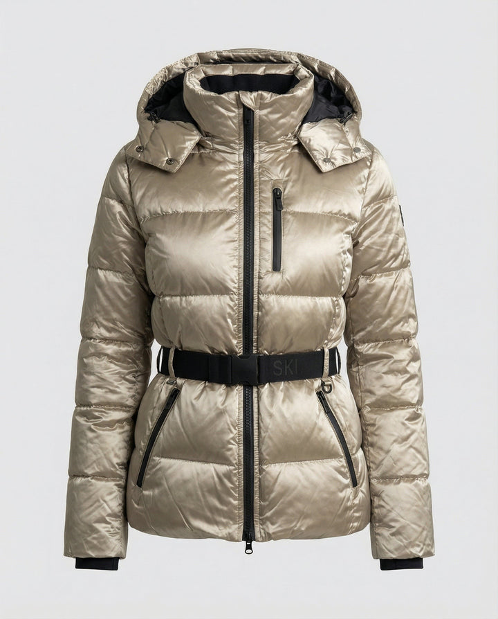 Martha — Taillierte Daunenjacke für Damen mit Gürtel und Kapuze, Das Modehaus Luzern