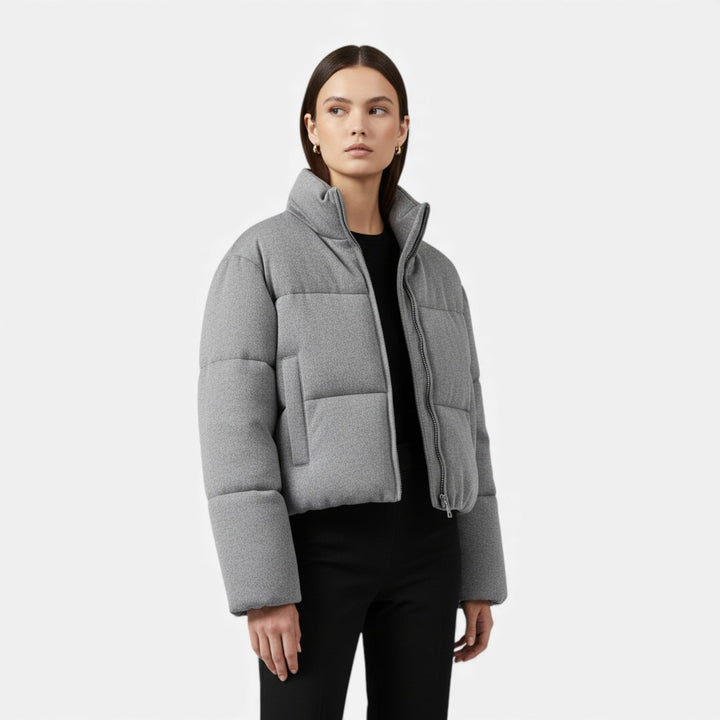Melina — Moderne kurze gesteppte Winterjacke für Damen mit hohem Kragen, Das Modehaus Luzern