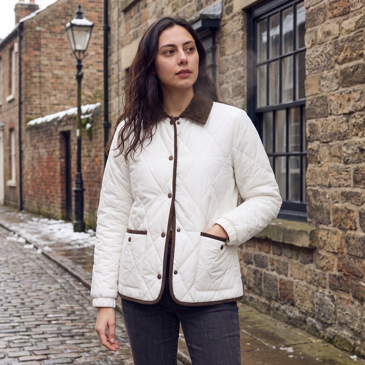 Michelle — Leichte Winterjacke für Damen mit Druckknöpfen und Cord, Das Modehaus Luzern
