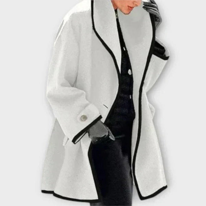 Mila — Klassischer ausgestellter Wollmantel für Damen mit Schalkragen, Das Modehaus Luzern