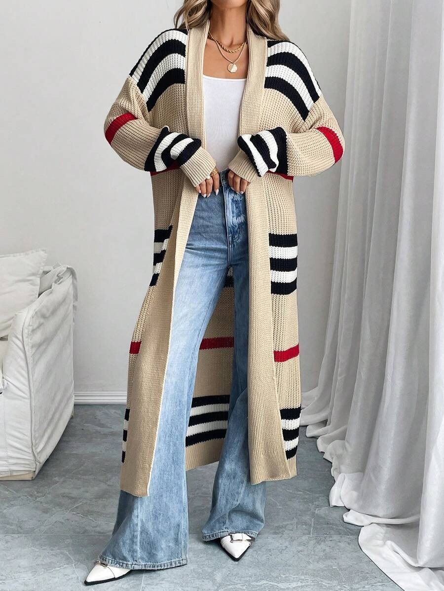 Mirjam — Lässiger langer Cardigan für Damen mit breiten Streifen, Das Modehaus Luzern
