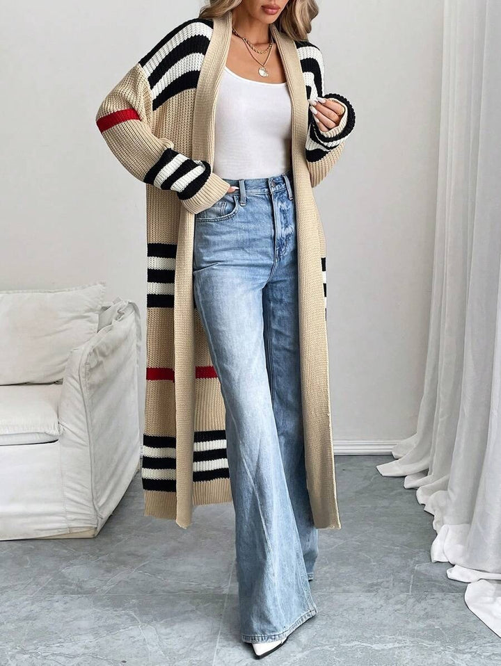 Mirjam — Lässiger langer Cardigan für Damen mit breiten Streifen, Das Modehaus Luzern