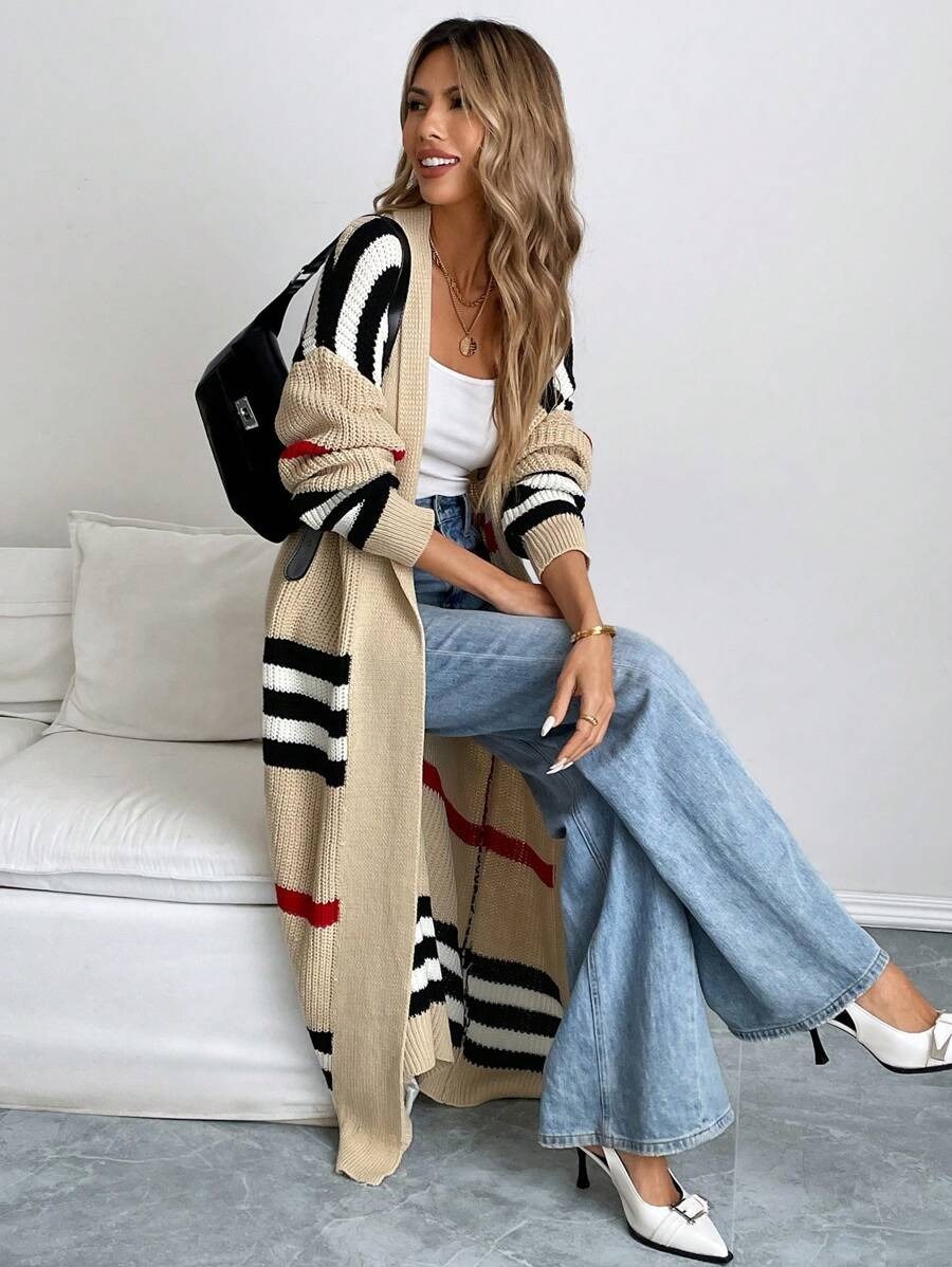 Mirjam — Lässiger langer Cardigan für Damen mit breiten Streifen, Das Modehaus Luzern