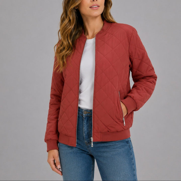 Nadine — Leichte gesteppte Winterjacke für Damen mit geradem Schnitt, Das Modehaus Luzern