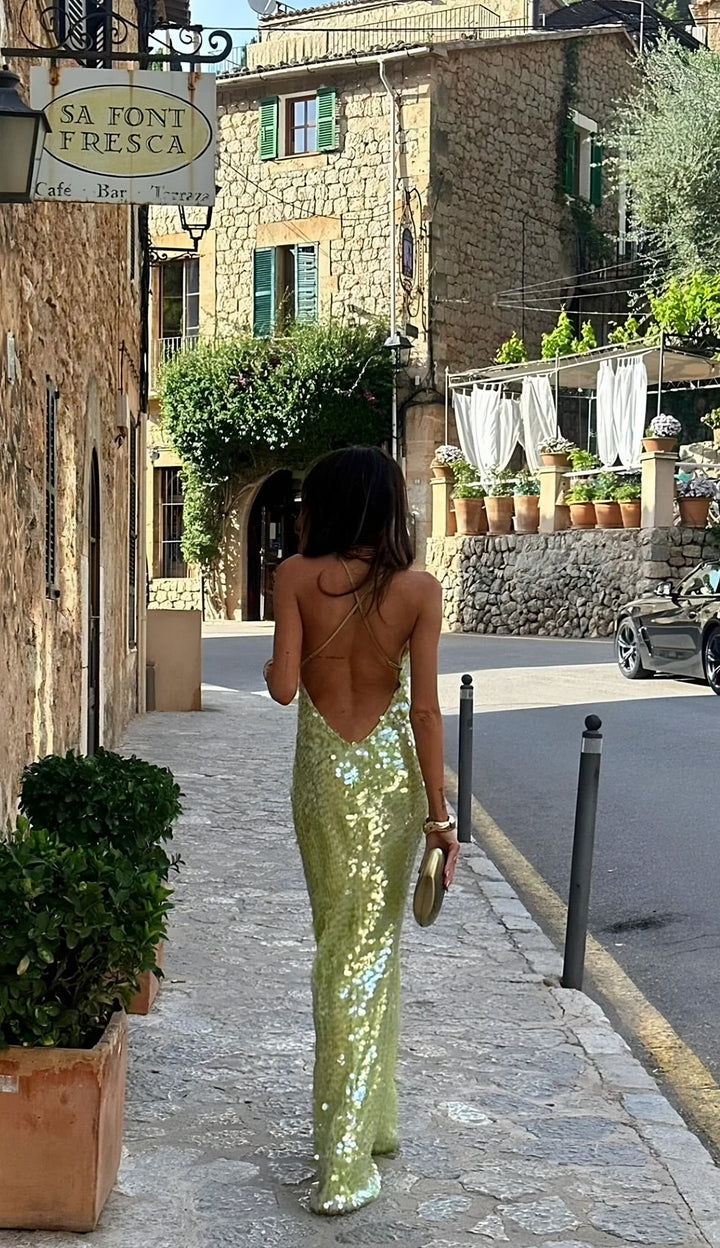Nelly — Langes Paillettenkleid für Damen mit offenem Rücken, Das Modehaus Luzern