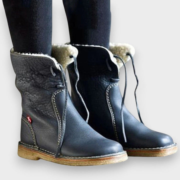 Nicole — Warme Winterstiefel für Damen in Lederoptik mit Fellfutter, Das Modehaus Luzern