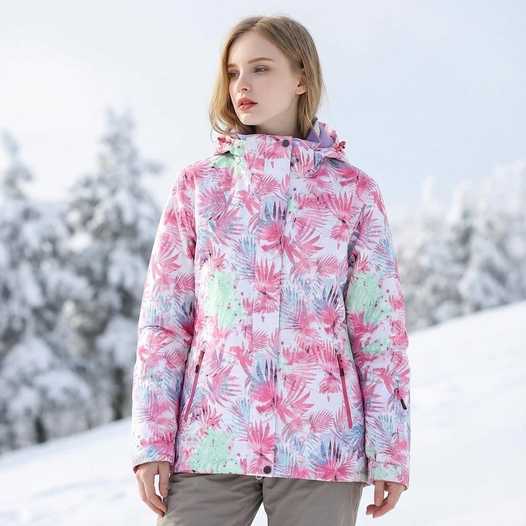 Nina — Warme gefütterte Skijacke für Damen mit Kapuze und Muster, Das Modehaus Luzern