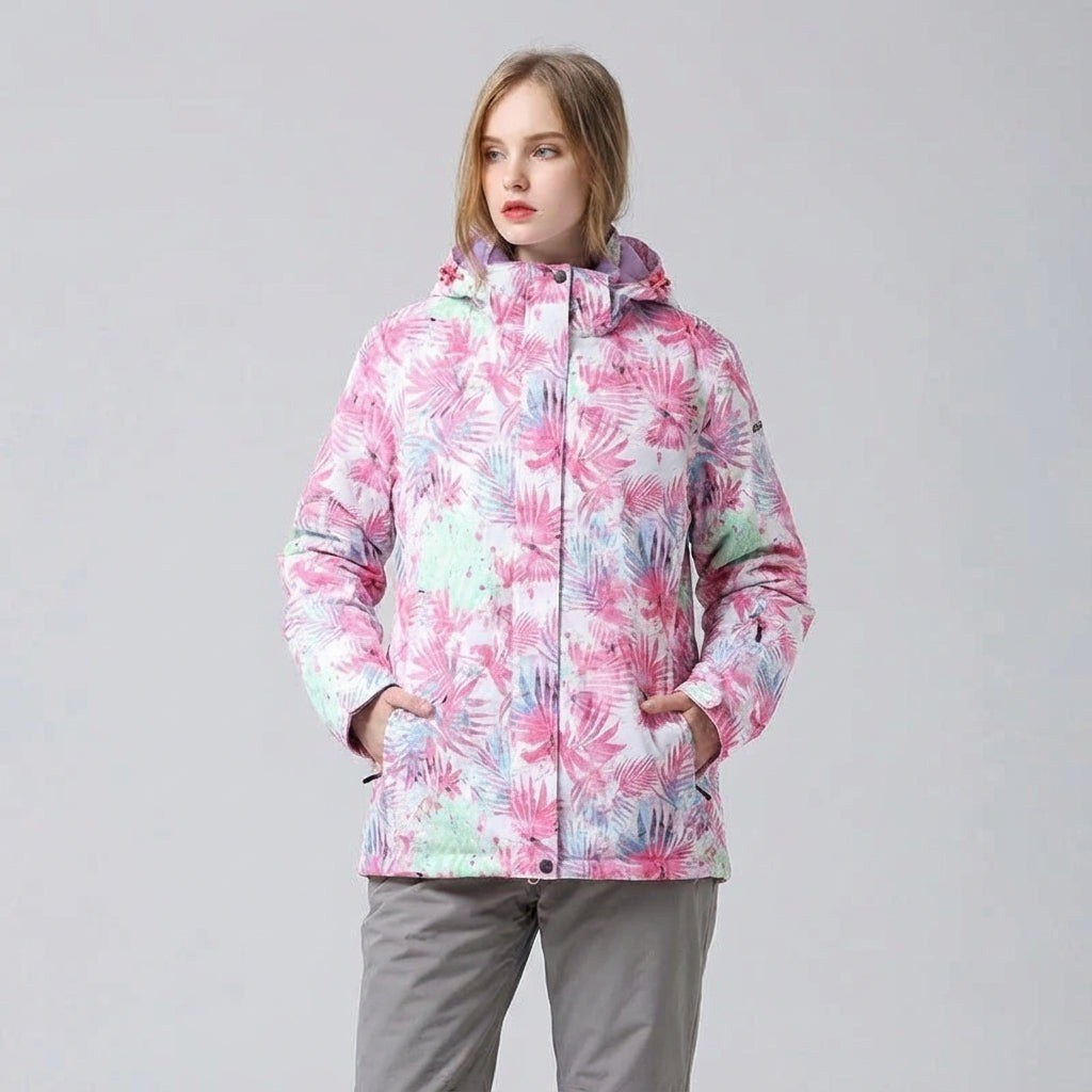 Nina — Warme gefütterte Skijacke für Damen mit Kapuze und Muster, Das Modehaus Luzern