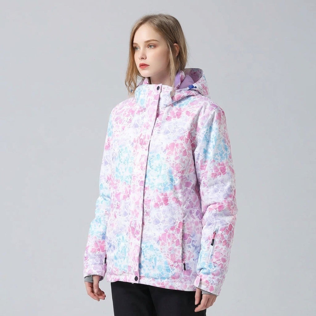 Nina — Warme gefütterte Skijacke für Damen mit Kapuze und Muster, Das Modehaus Luzern