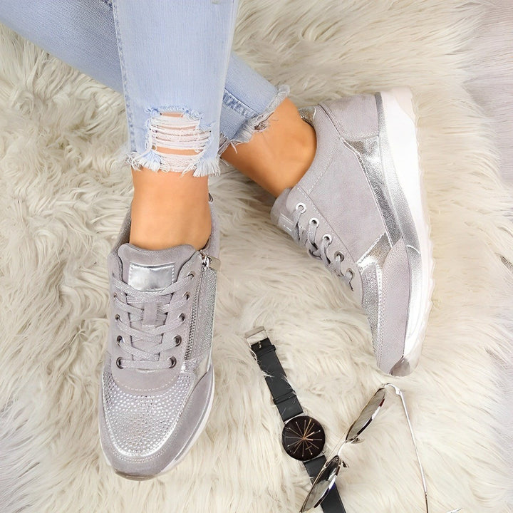 Noemi — Stilvolle Sneakers für Damen mit Keilabsatz und Reissverschluss, Das Modehaus Luzern