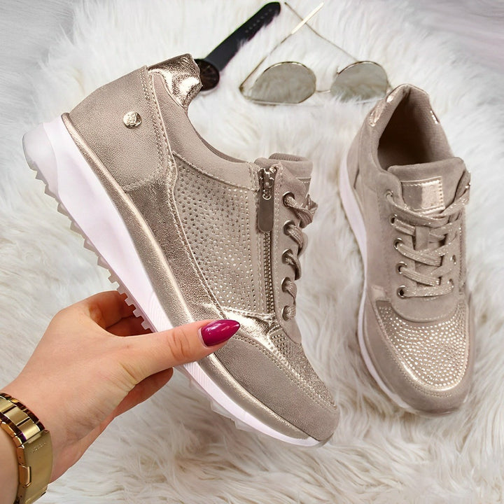 Noemi — Stilvolle Sneakers für Damen mit Keilabsatz und Reissverschluss, Das Modehaus Luzern