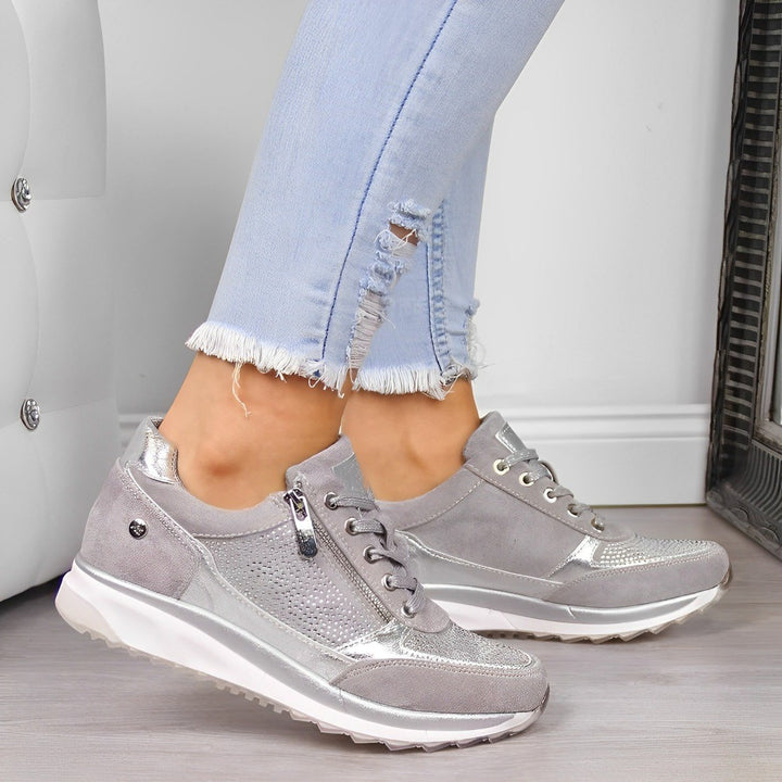 Noemi — Stilvolle Sneakers für Damen mit Keilabsatz und Reissverschluss, Das Modehaus Luzern